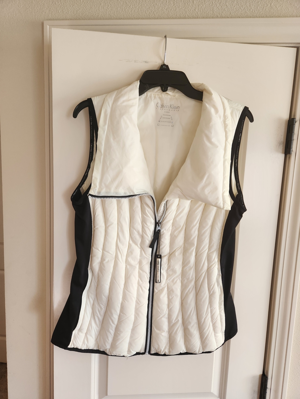 Calvin Klein White & Black Quilted Puffer Vest